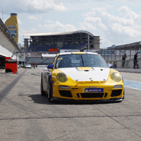 スポーツカーでサーキットを走るときはリミッターに注意